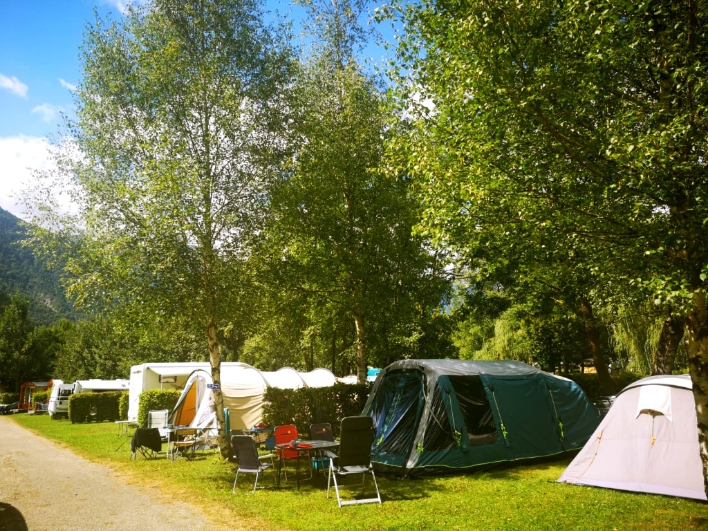 batch emplacement 03 camping familial montagne Alpe dHuez bourg doisans