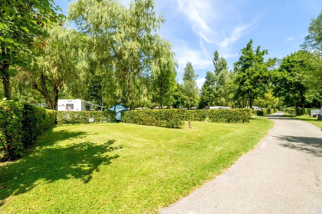 batch emplacement 06 camping familial montagne Alpe dHuez bourg doisans