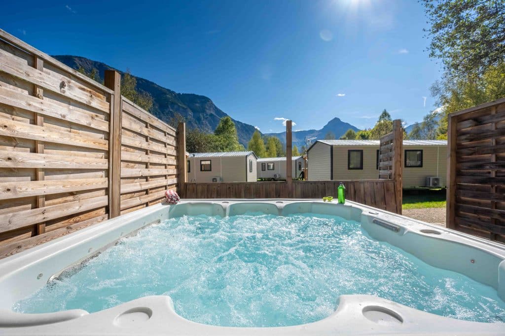 196 Camping Alpes Huez Coloprteur Ciela Family Luxe Jacuzzi 30m2